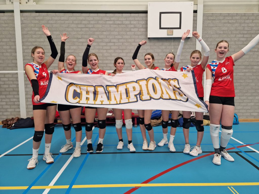 Meisjes B2 VC Sneek kampioen